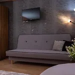 Ada - Goscinne منزل للإقامة *